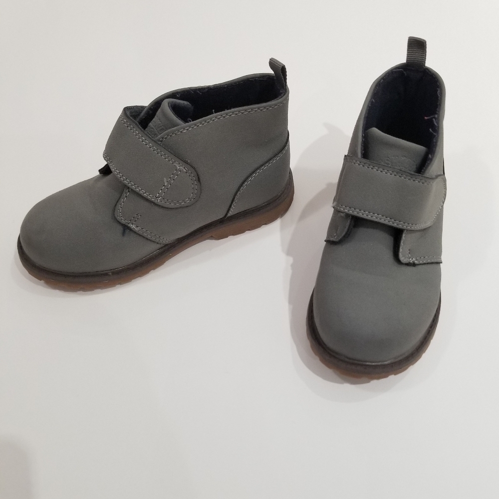OshKosh B'gosh Gray Ankle Boots with Elastic Side Panel little boy size 9